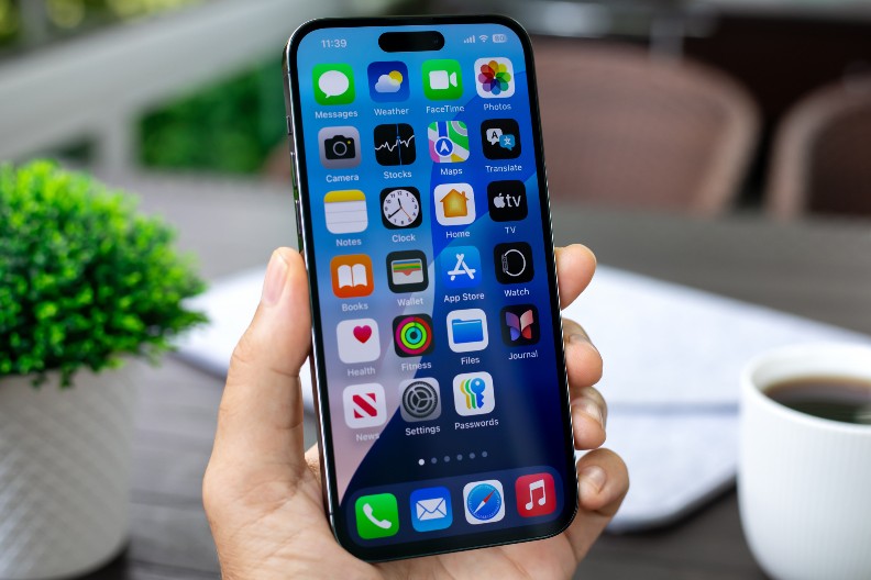 EPL POSLAO VAŽNO OBAVEŠTENJE KORISNICIMA AJFONA Evo šta mora da se uradi zbog bezbednosti