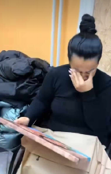 SIN PEVAČICE POGINUO U STRAVIČNOJ SAOBRAĆAJKI Lije suze, ne može da dođe sebi, ovo ju je dotuklo! (FOTO)