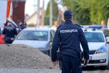 SAOBRAĆAJNA NESREĆA NA SENJAKU! Devojka sedela za volanom, vozilo prevrnuto na krov!