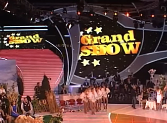 RAZVELA SE BIVŠA VODITELJKA GRANDA! Stavila tačku na brak posle skoro 27 godina