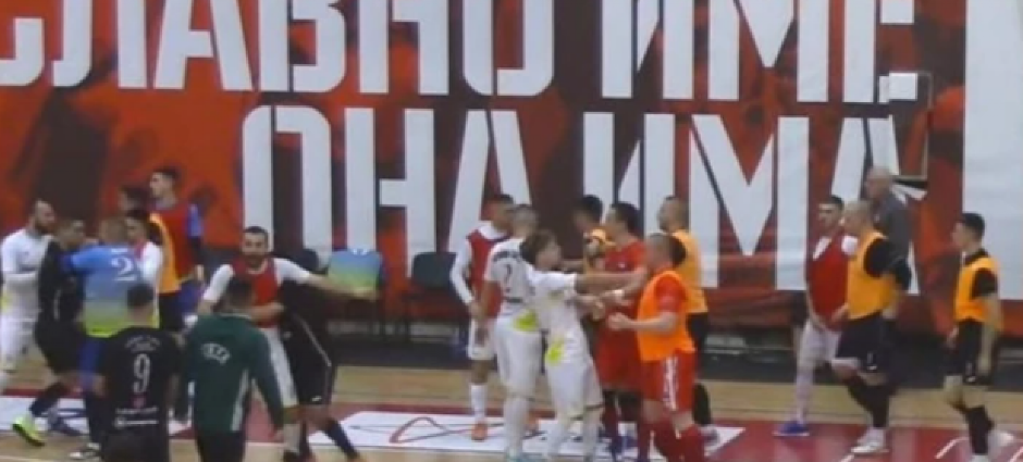 SEVALE PESNICE U NOVOM SADU Haos na terenu, strašna tuča (VIDEO)