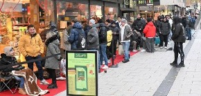 NEMCI POLUDELI ZA OVOM ČOKOLADOM: Redovi ispred prodavnica, čeka se od 3 ujutro, a cena " prava sitnica" - 250 evra