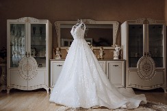 POLICIJA DOBILA NEVEROVATAN ZADATAK Zaboravna mlada izgubila rođenu venčanicu, evo gde je pronađena!