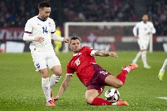 SRAMOTNA IZJAVA DŽAKE Švajcarski provokator posle meča sa Srbijom ljutito napustio teren, pa izjavom razbesneo sve