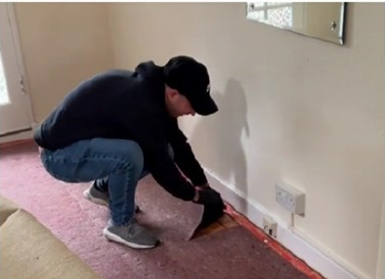 KUPILI KUĆU, A ISPOD TEPIHA IH JE ČEKAO PRAVI "DŽEKPOT"  Zanemeli su od sreće kad su videli šta su našli