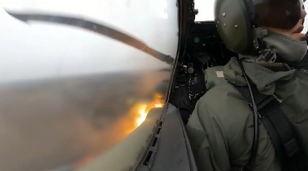 RUSKI Mi-28NM BLJUJE VATRU PO KURSKU Ima mrtvih u strahovitom napadu, vojska objavila snimak (VIDEO)