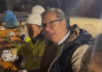 SA SENDVIČA SMO PREŠLI NA PLJESKAVICE Vučić i Mali obišli EXPO gradiliše: "Siniša, super ovo izgleda!"(VIDEO)