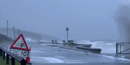 PRETE POPLAVE I VISOKI TALASI Centralna Amerika na udaru snažne tropske oluje