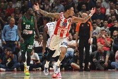 URNEBESNA SCENA Jago želeo da se osveži, a ono što je uradio Zvezdin ekonom je totalni hit (VIDEO)