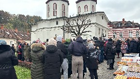 ''KLEKLA SAM PORED NJEGA I DAO MI JE BLAGOSLOV''! Ispovesti vernika na godišnjicu smrti patrijarha Pavla: Došao mi je u san (VIDEO)