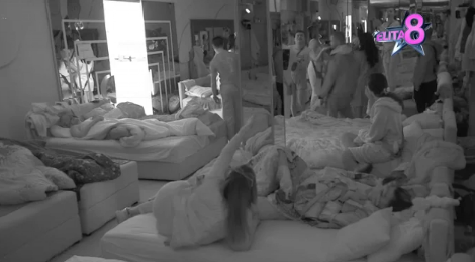 OPŠTI KARAMBOL U SPAVAĆOJ SOBI! Aneli Ahmić grca u suzama, situacija se ne smiruje