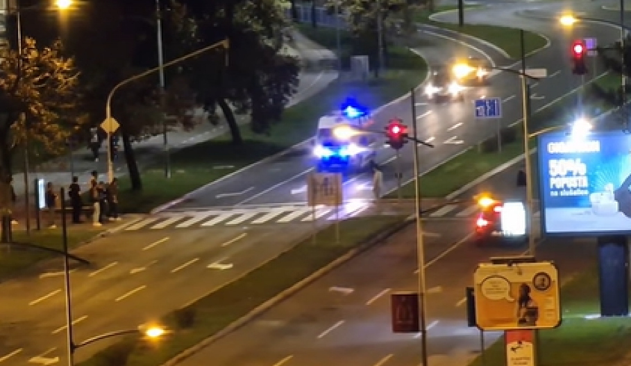 HITNA GA PREVEZLA U URGENTNI CENTAR   Povređen muškarac u sudaru u Mirijevu