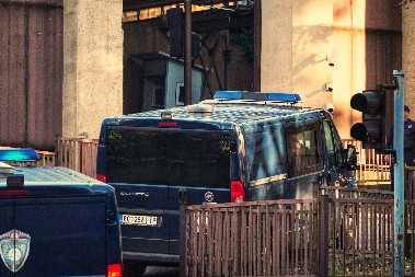 UROŠ BLAŽIĆ DOVEDEN U SUD Njega i oca dovezli na ročište sa dve marice