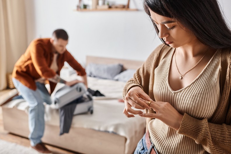 SRBINA ŽENA OSTAVILA POSLE 12 GODINA, ON MILIONE ULOŽIO U STAN! Na kvarno ga"preveslala" - sad će na ULICI OSTATI?!