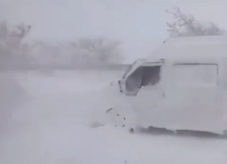 MEĆAVA PARALISALA TURSKU! Zatvorene škole, putevi zavejani! (VIDEO)
