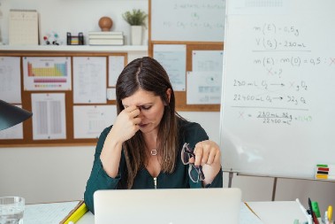 UMOR I PROBLEMI SA VIDOM MOGU UKAZIVATI NA OZBILJNU BOLEST Ove simptome nikako ne smete ignorisati – podmukli su
