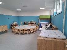 ZA DLAKU IZBEGNUTA TRAGEDIJA U VRTIĆU "KOCKICA"! Deo lustera pao detetu na GLAVU!