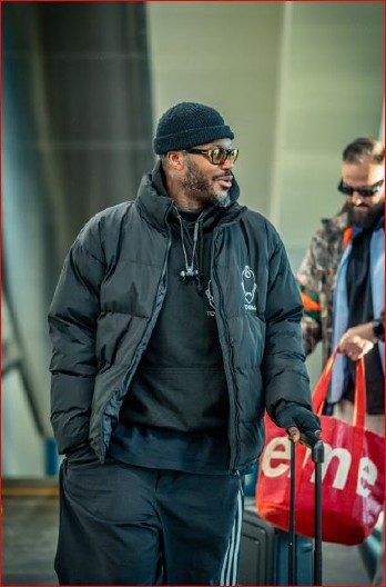 Bivši napadač Liverpula Djibril Cisse u Bank kao DJ puštao muziku