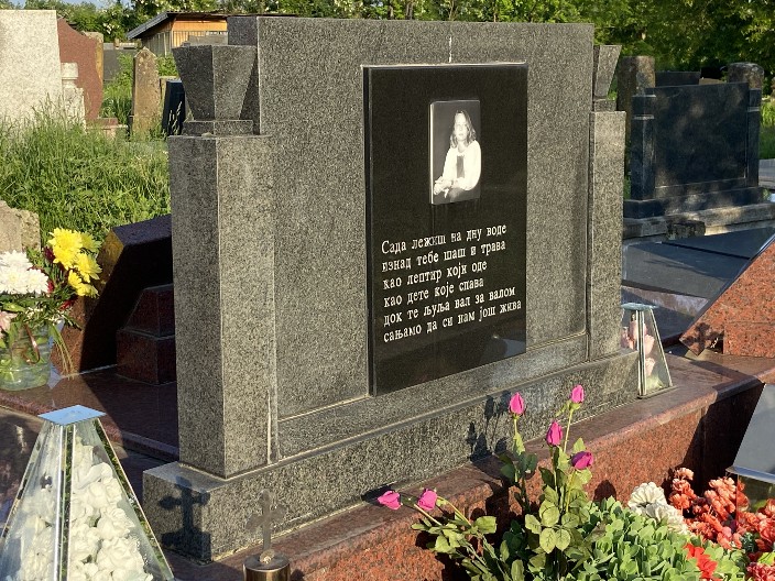 OVAKO DANAS IZGLEDA KUĆA SONJE SAVIĆ Pustoš na sve strane: "Velika tuga" (FOTO)