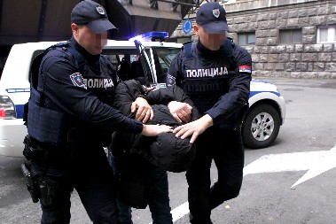 ALŽIRAC UHAPŠEN ODMAH PO ULASKU U SRBIJU  Granični policajci ga odmah pročitali