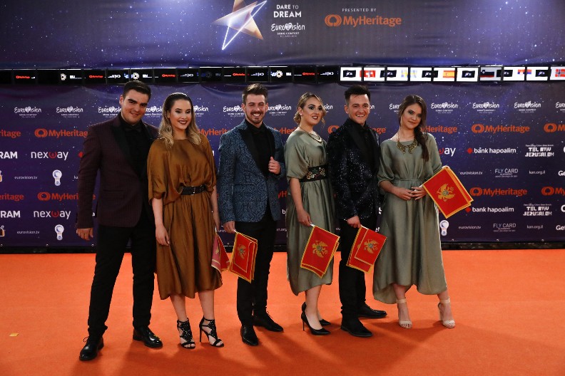 VEČERAS SE ODRŽAVA "MONTESONG" FESTIVAL Publika šokirana nakon što su se njih dvoje pojavili pred kamerama!