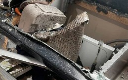 KAO DA JE PALA BOMBA! Stavila veš u mašinu i otišla, a onda je GRUNULO u kupatilu (FOTO)