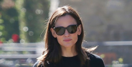 GLUMICA ZAVIJENA U CRNO Dženifer Garner ne može da prežali smrt važnog člana porodice, njene reči kidaju dušu