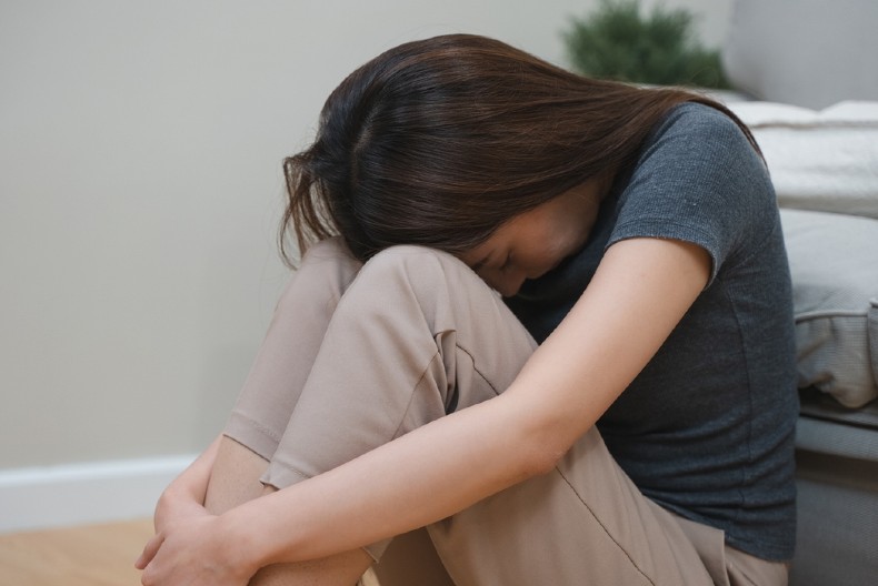 DEVOJKA SLUČAJNO OTKRILA PORODIČNU TAJNU SVOG DEČKA Sada je njegova porodica PREZIRE, njen poklon mu je u sekundi promenio život!