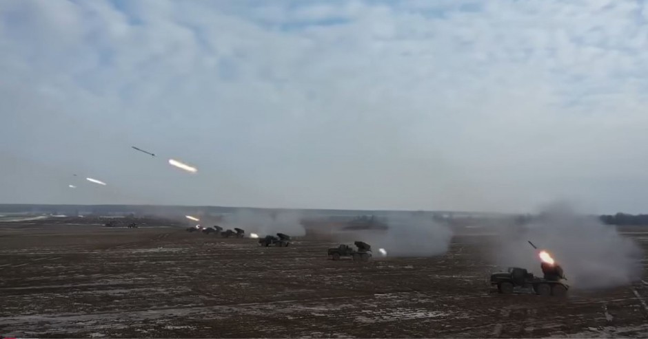 RUSKI "TORNADO" MASAKRIRAO HARKOVSKU OBLAST: Uništeno 66 militanata! (VIDEO)