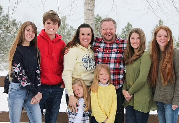 OTAC ŠESTORO DECE UBIO SUPRUGU KAPIMA ZA OČI  Par je bio u braku 23 godine! (FOTO)