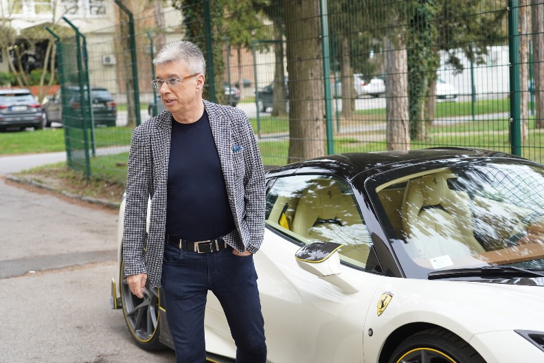 SAŠA POPOVIĆ SA OVIM PEVAČEM NE PRIČA 23 GODINE! Dramatično otkriće, on zabranio da se njegove pesme izvode u Zvezdama Granda!