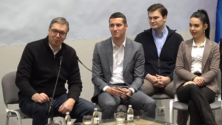 MOĆAN SAVET PREDSEDNIKA SRBIJE MLADIMA Samo radite, učite, znanje je jedina stvar koju niko ne može da vam oduzme! (VIDEO)