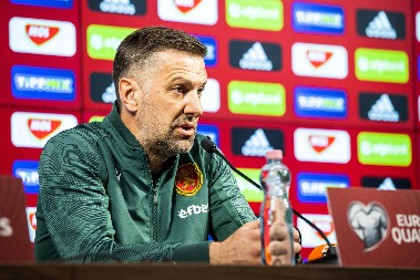 MLADEN KRSTAJIĆ TUŽIO FUDBALSKI SAVEZ Bivšem selektoru Srbije se priključili i pomoćnici