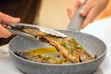 MIRIS RIBE SE NEĆE DANIMA OSEĆATI U KUĆI Tokom posta se često sprema, a problem ćete rešiti jednostavnim trikom!