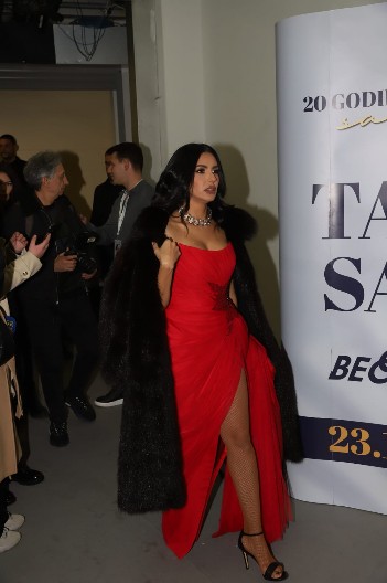 PRAVA ISTINA ZAŠTO SE EKIPA IZ ZVEZDA GRANDA NIJE POJAVILA NA KONCERTU TANJE SAVIĆ Pevač obelodanio detalje!