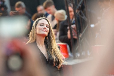 BRED PIT SAD NEĆE IMATI KUD  Anđelina Džoli zadala novi udarac, sudsko prepucavanje se nastavlja