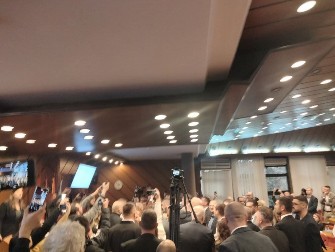 UŽAS U GRADSKOJ SKUPŠTINI! Miran Pogačar napao gradonačelnika Milana Đurića