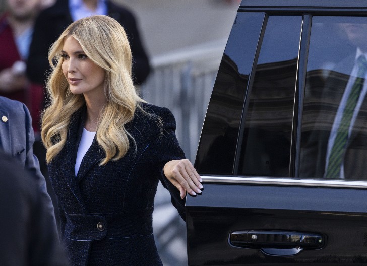 IVANKA TRAMP SE RAZGOLITILA U KUPAĆEM KOSTIMU, PA POKAZALA ČIME RASPOLAŽE  Muškarcima popadale vilice kad su je videli obnaženu