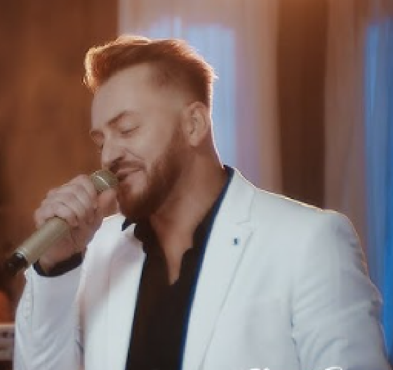 PEVAČ PREBIO KOLEGU ZBOG BAKŠIŠA?! Povodom optužbi odmah se oglasio, evo šta je imao da kaže!