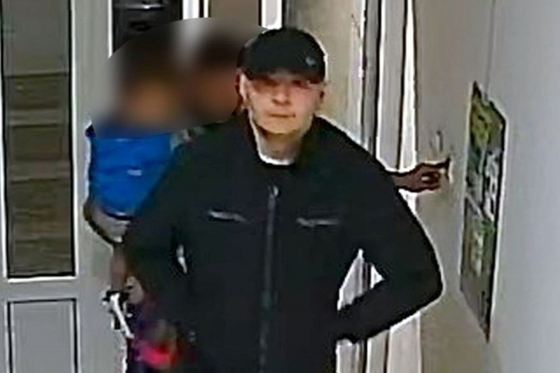 DA LI STE GA VIDELI? Policija traga za ovim muškarcem iz Niša (FOTO)