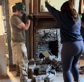 BRAČNI PAR RENOVIRAO KUĆU STARU 124 GODINE, PA DOŽIVEO ŠOK Pronašli skriveni predmet iza kamina, sada svi postavljaju samo jedno pitanje! (VIDEO)
