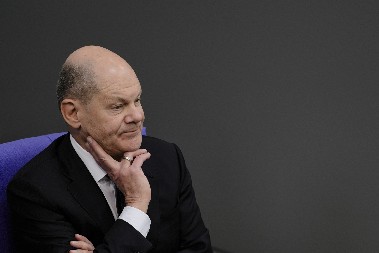 DIPLOMATSKI PREKOR: Potpredsednik SAD ne želi sastanak sa Šolcom