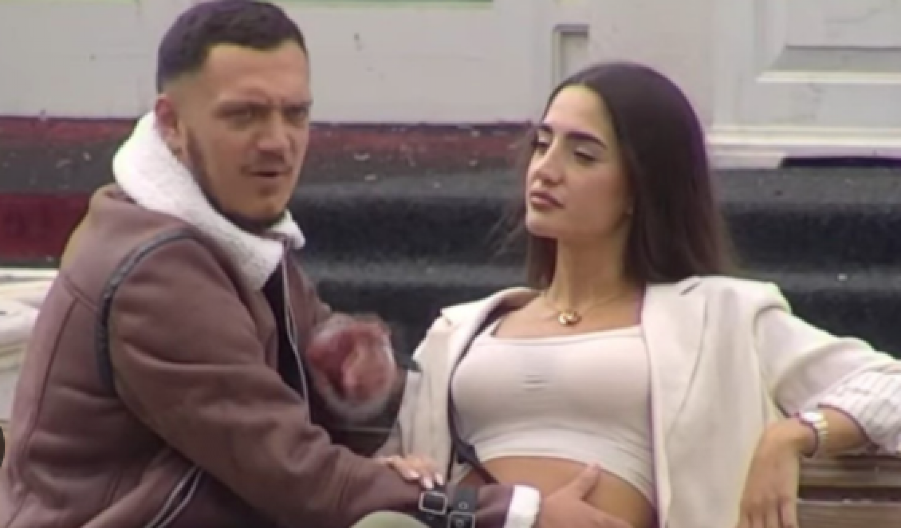 "UBIJTE ME AKO DANAS SVE NE ZAPALIM" Anđela odlučila da pobaca sve poklone, strasti u Beloj kući se ne smiruju