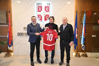 NEOBIČAN GOST Zdravko Čolić u poseti Fudbalskom savezu Srbije