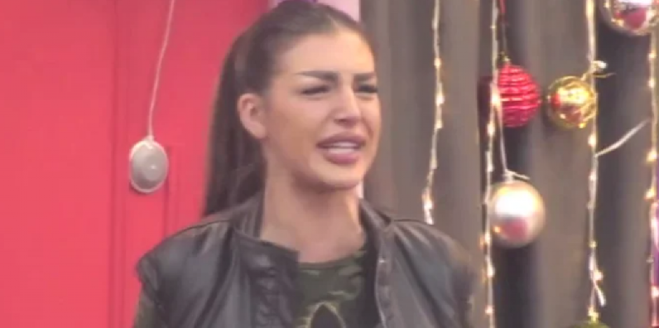 "ŠČEPAO ME JE I ZAPRETIO, ZATO SAM GA UDARILA" Ena puca po šavovima zbog Peje, priznala sve ne može više da ćuti!