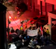 REŽIRAJU SE INCIDENTI, OVAKO SE RADI PUNOM PAROM Gledajte kako grupa u Kragujevcu uvežbava scene gaženja ljudi (VIDEO)