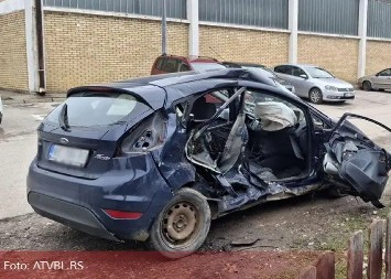 ANI GOLE HITNO POTREBNA KRV, PREBAČENA IZ BIJELJINE U BEOGRAD Njene dve drugarice poginule