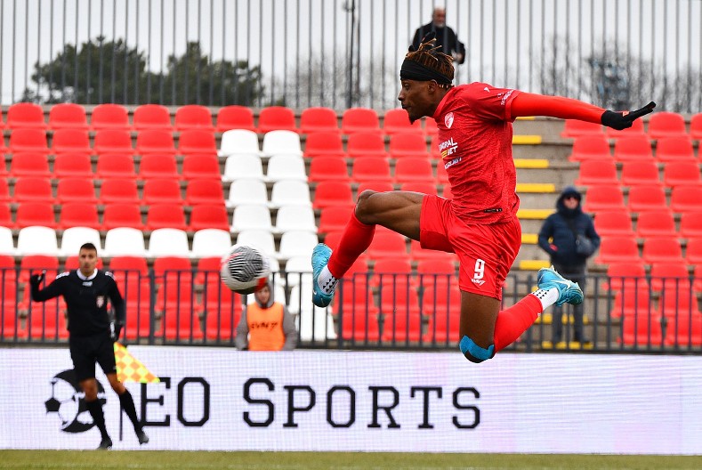 ČINEDU DAJE POBEDONOSNE GOLOVE ZA RADNIČKI Samo ovoga puta to je Stiven, a ne Džofri