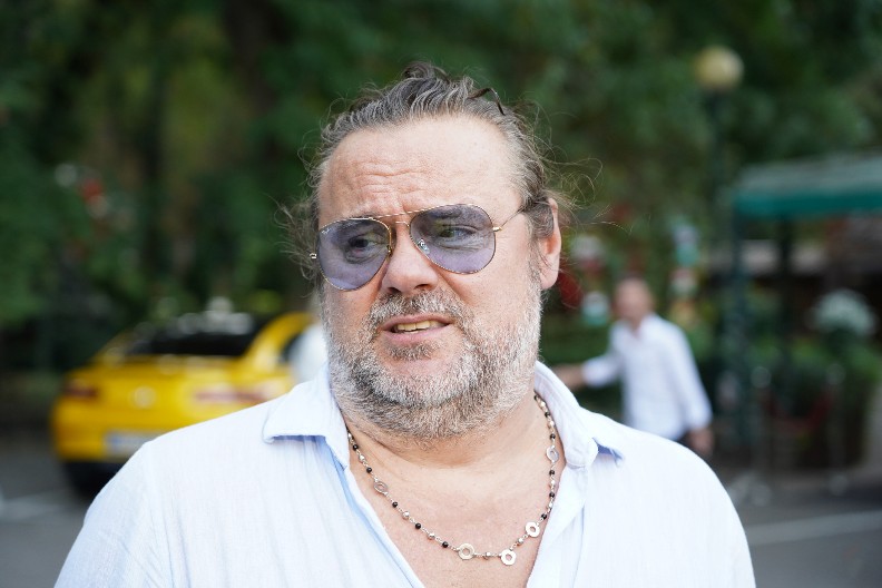 ŽELJKO ŠAŠIĆ ISKRENO O PAKLU KROZ KOJI JE PROŠAO Otkazivao nastupe, da mu ne popuste kočnice i ne napravi haos!