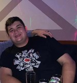 „ZBOG DEBLJINE NISAM MOGAO DA ZAVEŽEM PERTLE“ Momak (24) je smršao 82 kilograma, nije uopšte gladovao, čak je jeo i kolače!